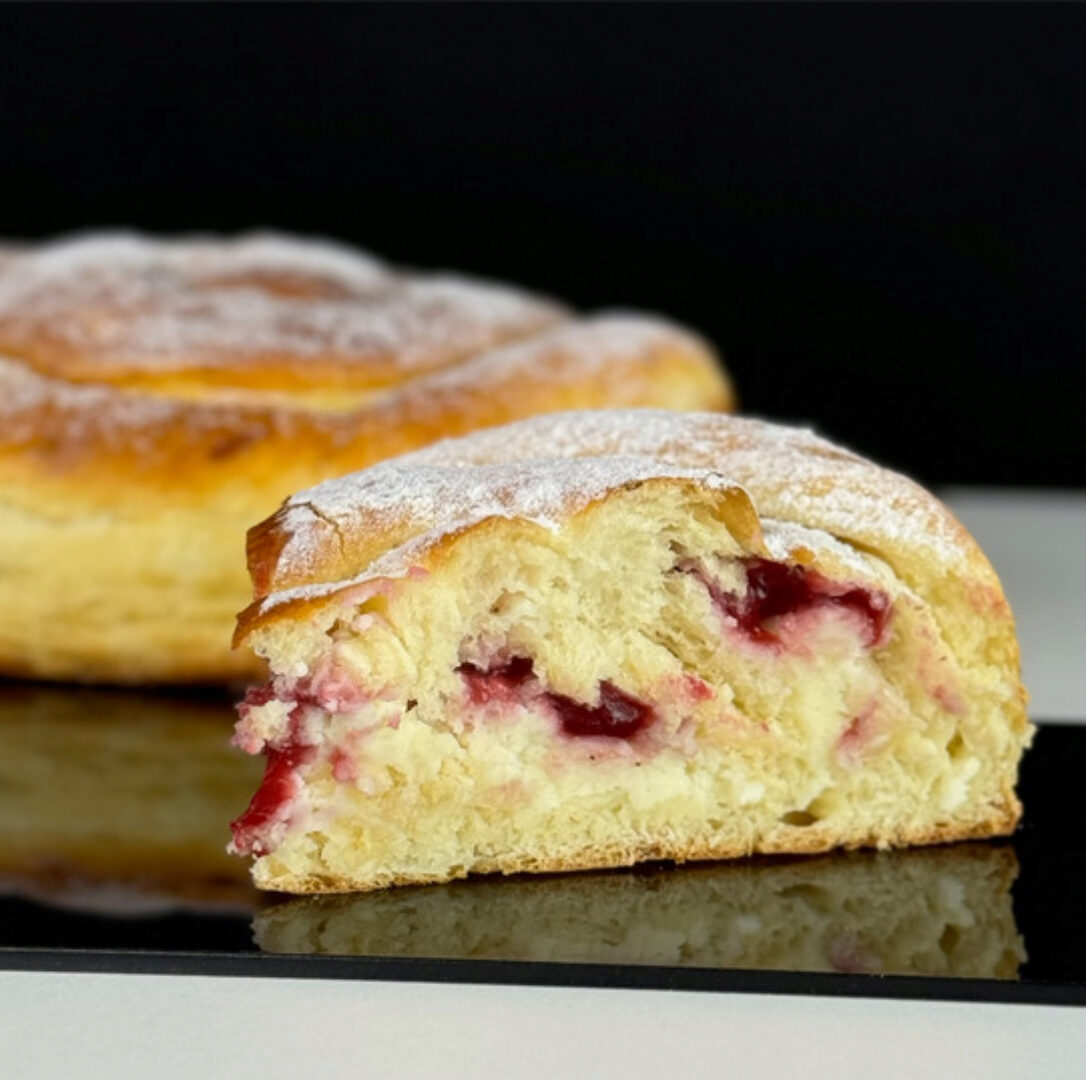 Пирог Улитка на творожно-дрожжевом тесте с начинкой из рикотты (Мария Манахова)