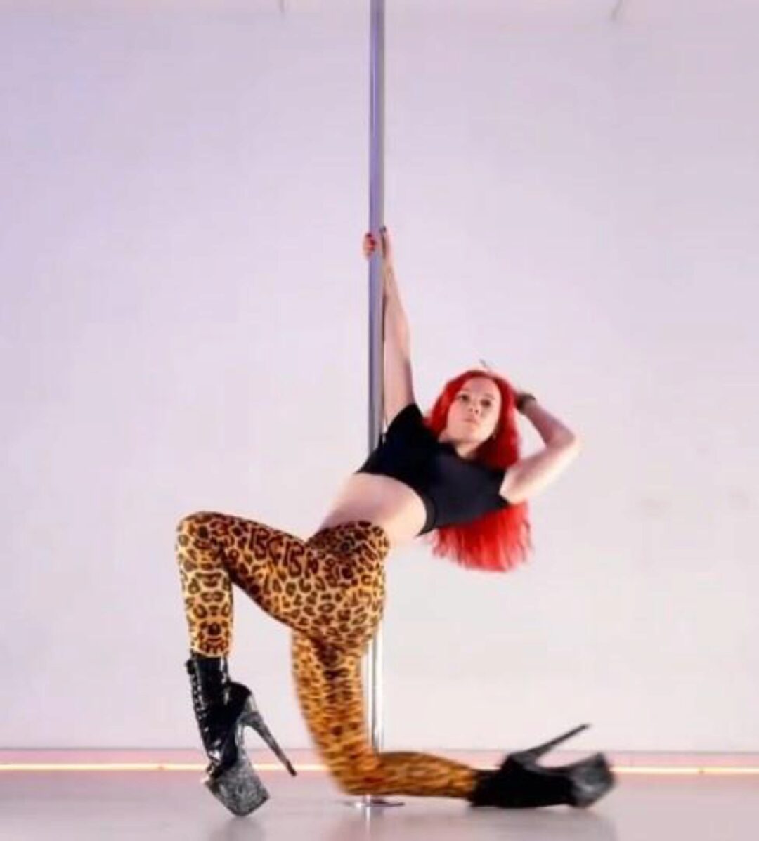 Экзотрюки. Трюки на каблуках (Леся Лесикова)