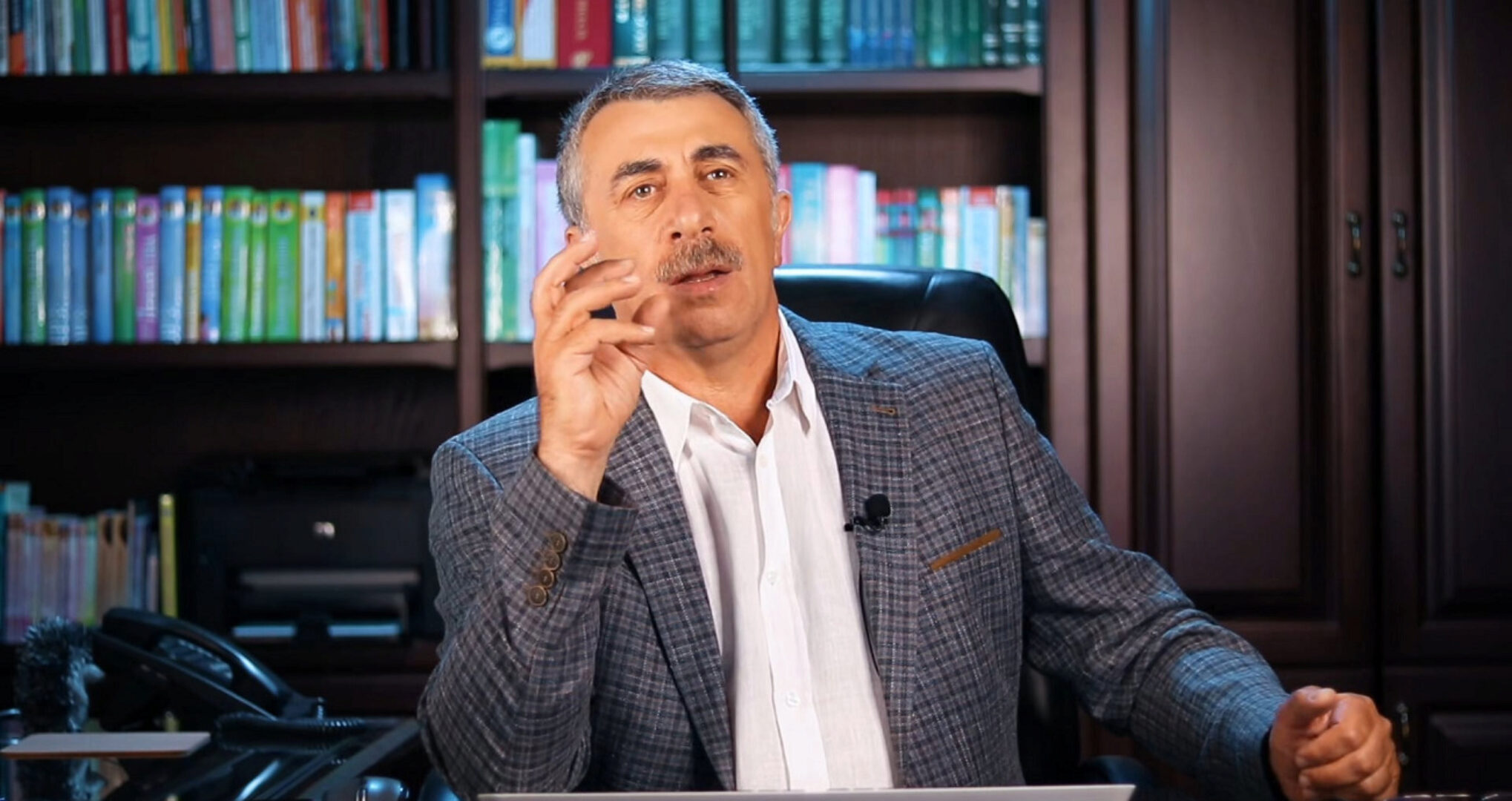 Первый год жизни ребенка. Базовый курс современных родителей (Евгений Комаровский)