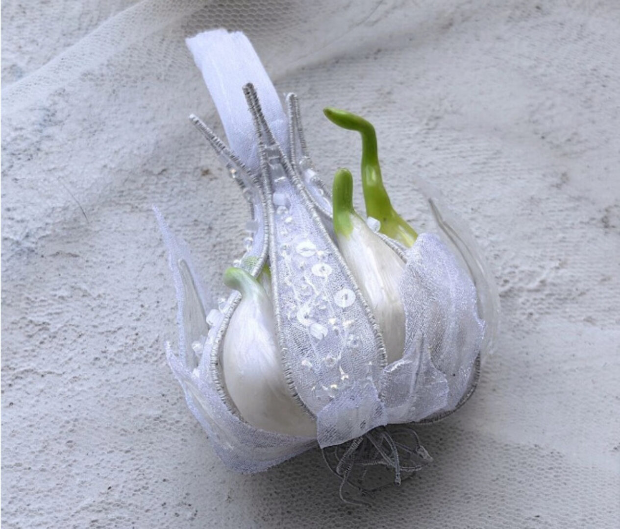 [peyakh-school] Брошь Королевский чеснок (Ангелина Пеях)