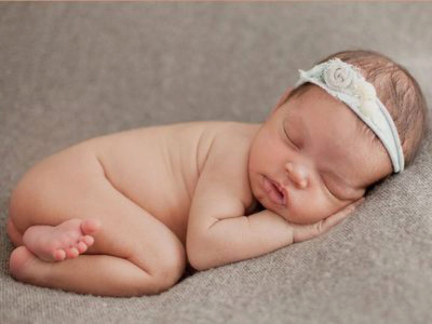 Видео курс по фотосъемке новорожденных Newborn (Алена Гороховская)