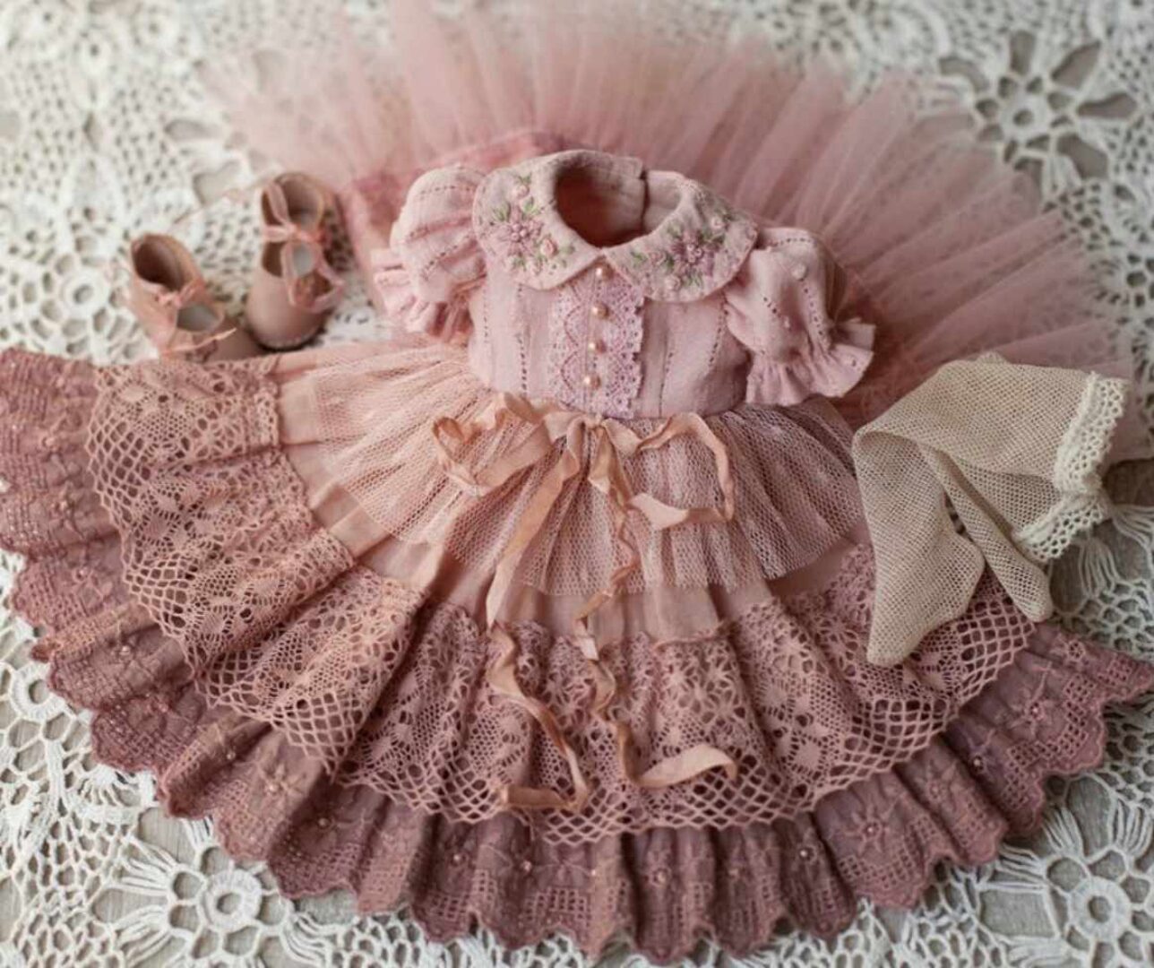 Платье с воротником для куклы Паола Рейна (BoosinkaNK)