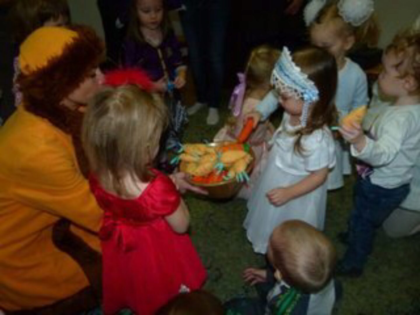 Сценарий новогоднего праздника для детей 1-7 лет «Подготовка к Новому году» (Софья Тимофеева)